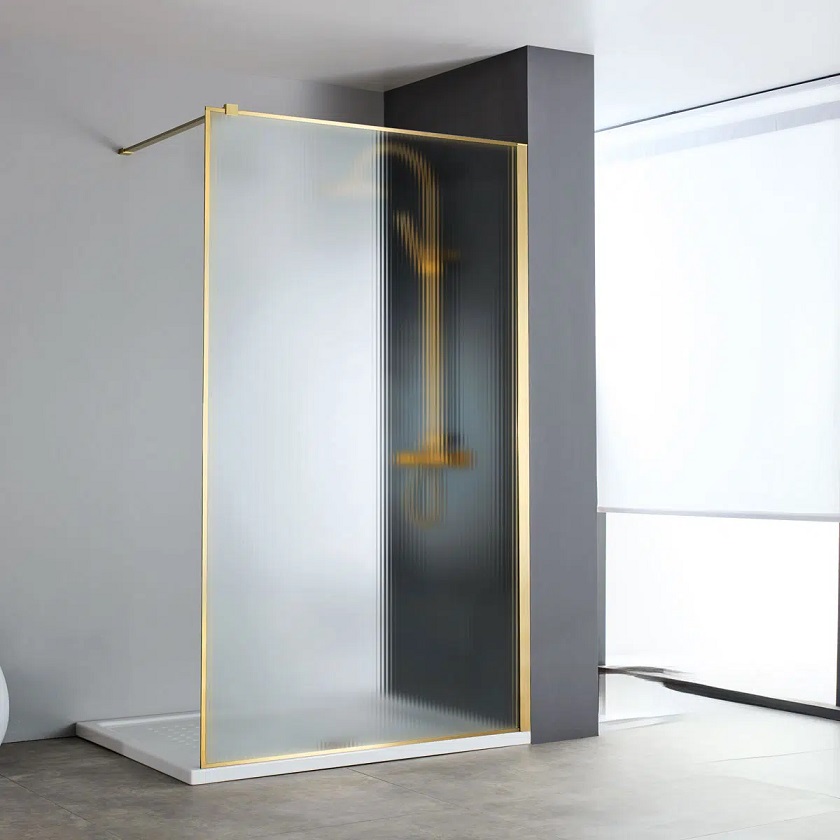 devon20black202-3.jpg ΚΑΜΠΙΝΑ ΕΛΕΥΘΕΡΗΣ ΤΟΠΟΘΕΤΗΣΗΣ WALK-IN CLEAN GLASS BRUSHED GOLD FLUTED PVD 90X200CM - Image 1